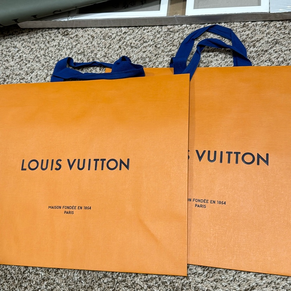 Medium LV Shopping bag